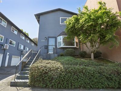 2134 SE Hawthorne Blvd, Portland, OR, 97214