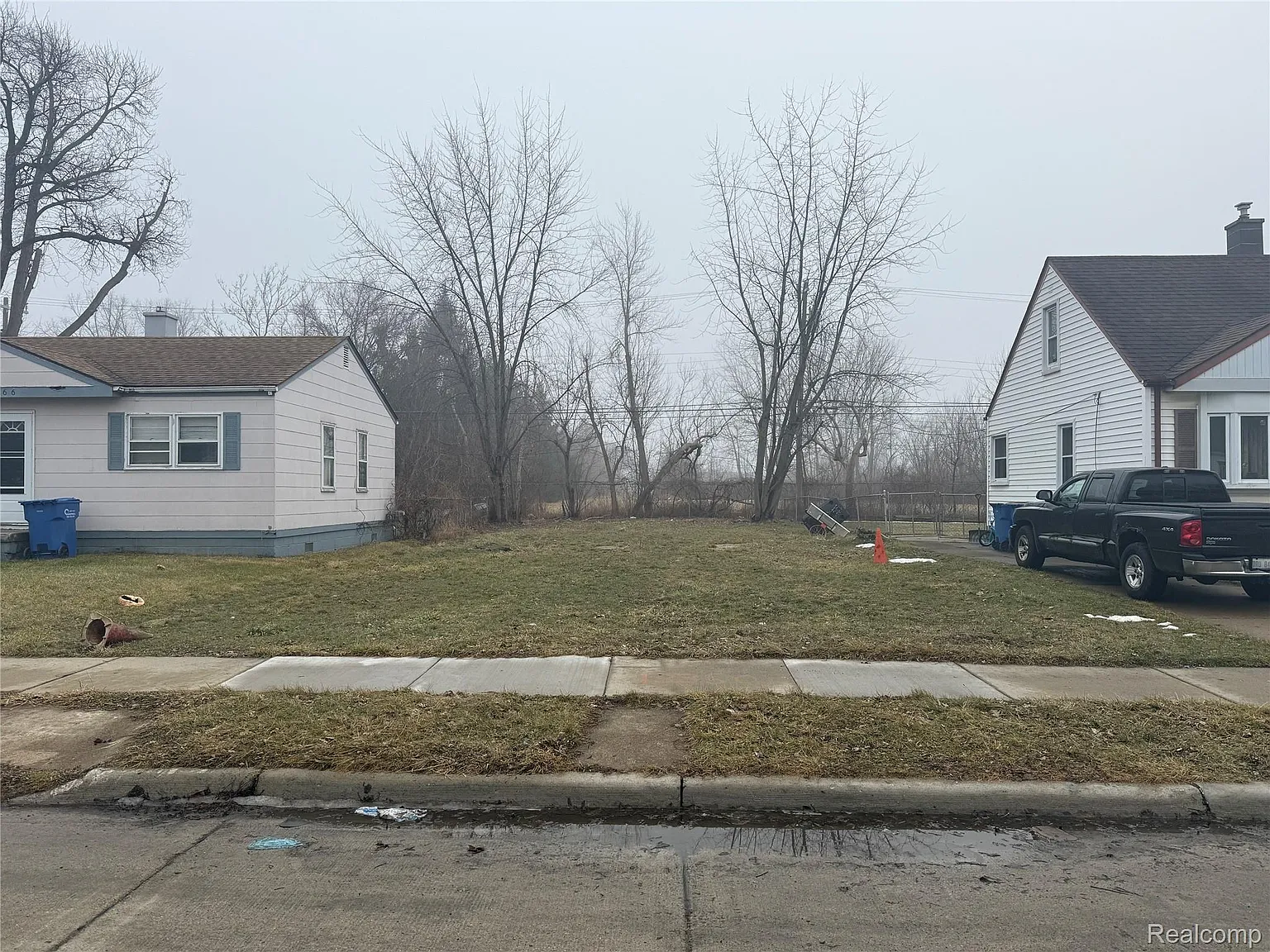 13350 Sherman Ave photo 1