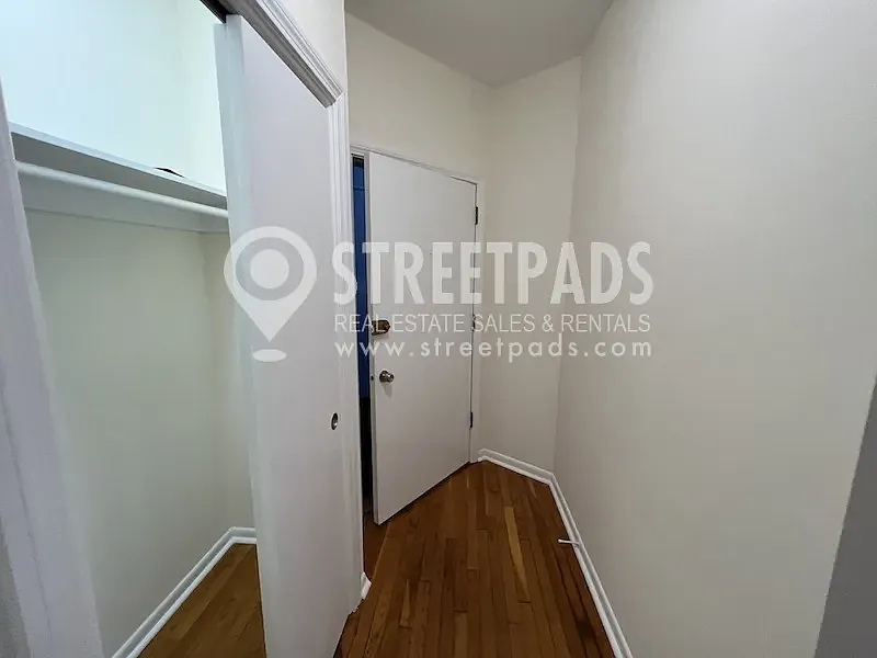 Studio, 9999 sqft, $1,950 — Photo 4