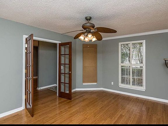 5th image of 1306 Mazurek Blvd