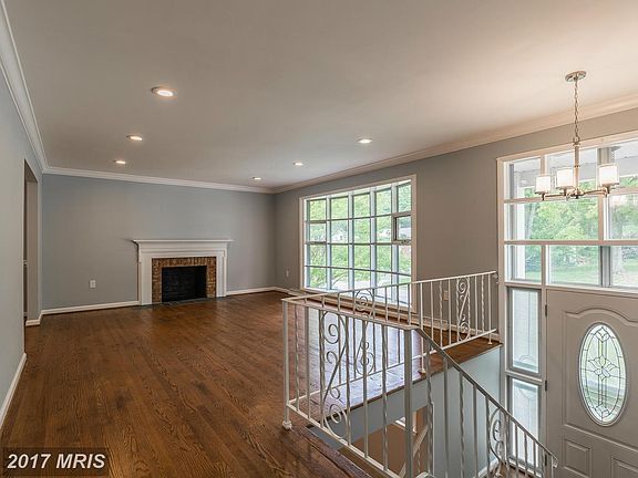 4th image of 9717 Dale Dr