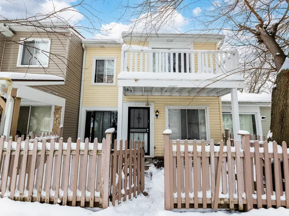 2295 Windsor Ln, Country Club Hills, IL 60478