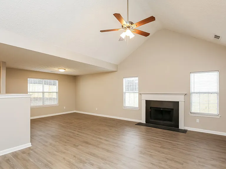 2167 Mulberry Ln — Photo 5