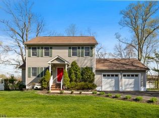 6 Woglum Pl, Berkeley Heights, NJ 07922