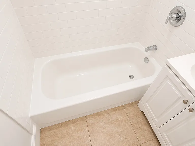 2531 Hillcrest Dr #2533-1/2 — Photo 13