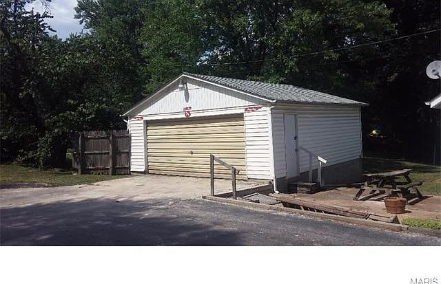 2nd image of 1551 Southridge Dr