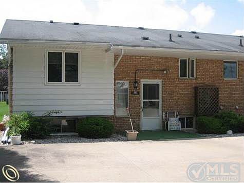 170 E.1st Condo 004.jpg
