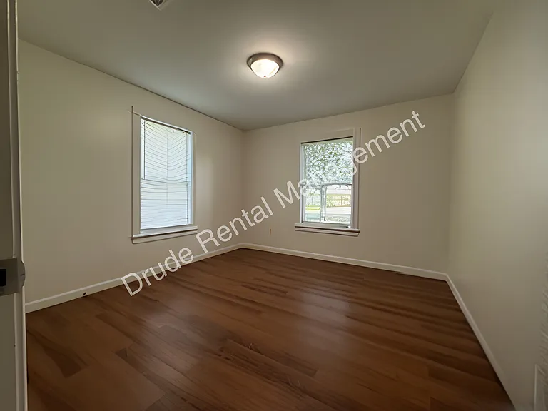 30121 Julia St — Photo 11