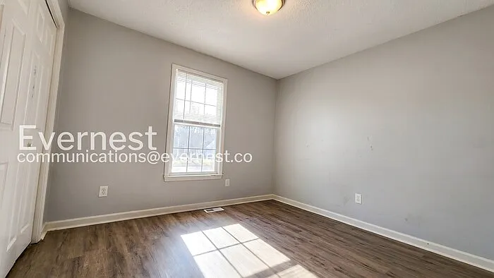 345 Bomar Ln — Photo 10