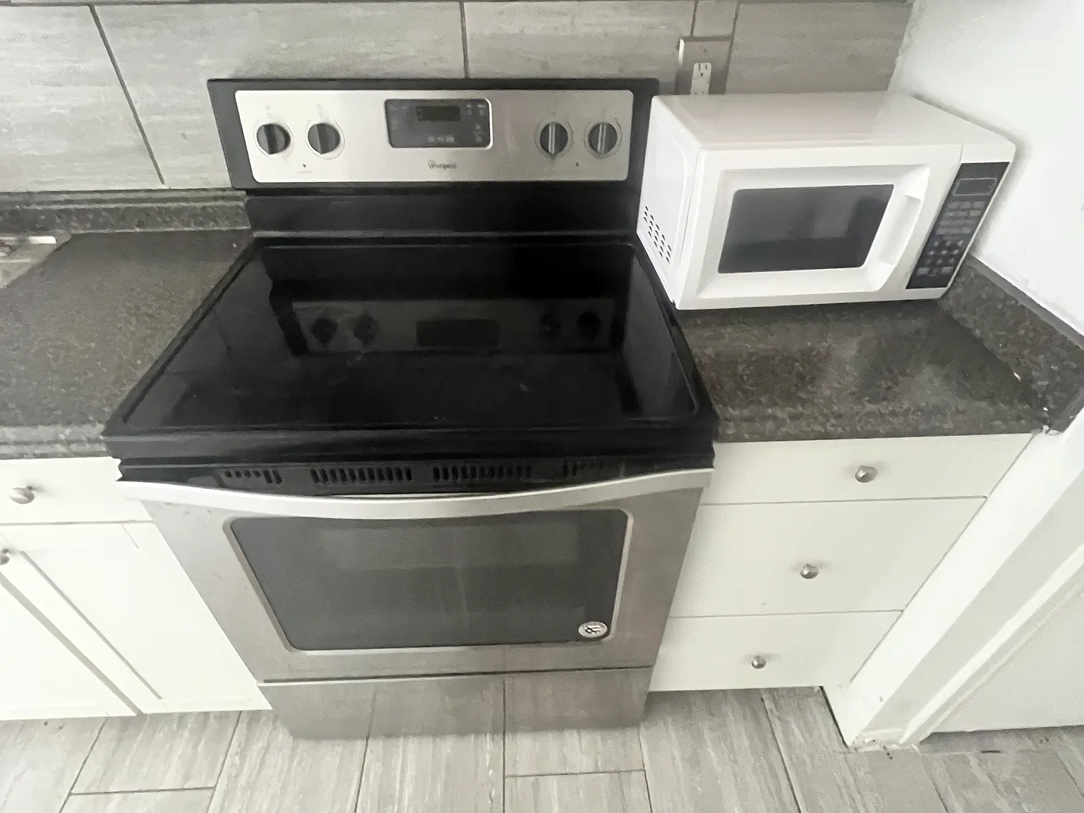 2 bed, 1323 sqft, $950 — Photo 3