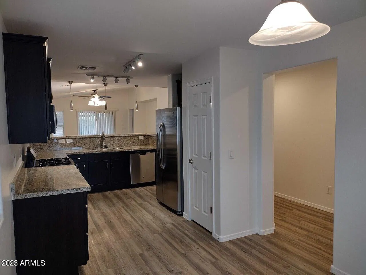 3 bed, 2.0 bath, 1734 sqft, $2,495 — Photo 2