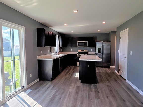 5th image of 2329 Monarch St