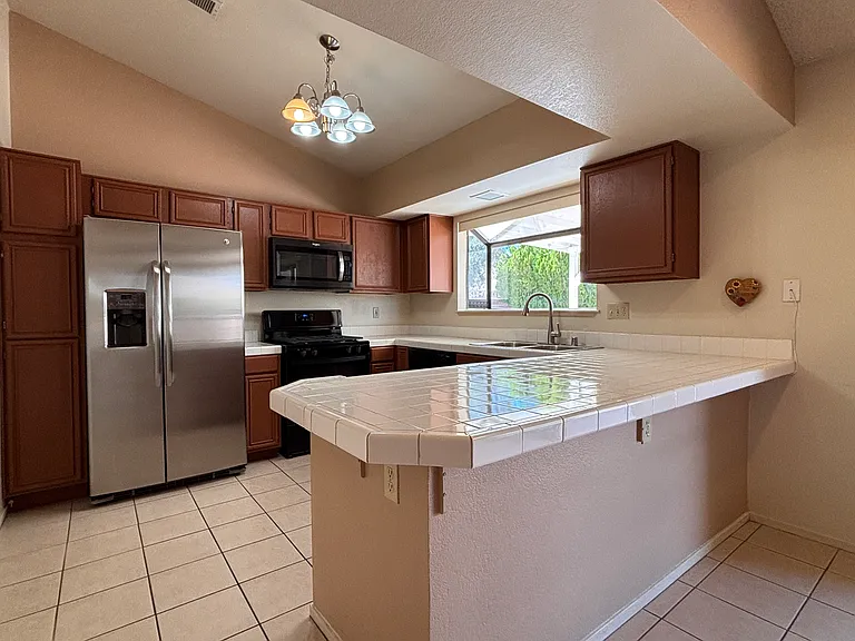 1588 Yellowwood Dr — Photo 7