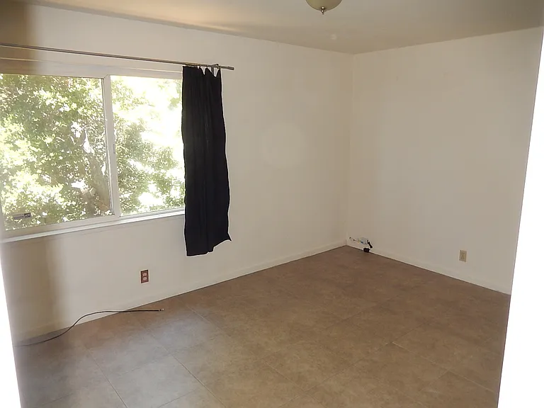 1735 Highland Pl #37 — Photo 5
