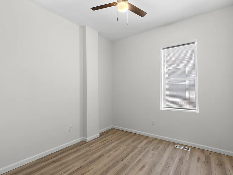 3253 Nebraska Ave #1 — Photo 2