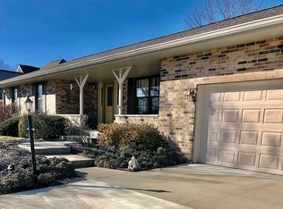8 Greenbrier Ct, Keokuk, IA