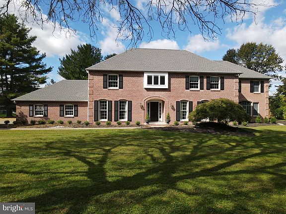 3rd image of 4420 Apple Tree Ln