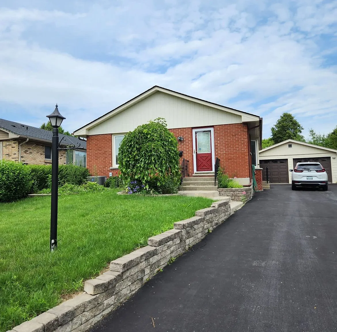 3 bed, $2,099 — Photo 1