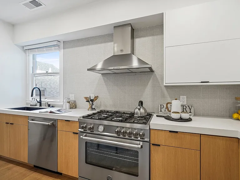 437 Vermont St #437 — Photo 6