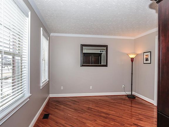 5th image of 3637 Top Flite Ln
