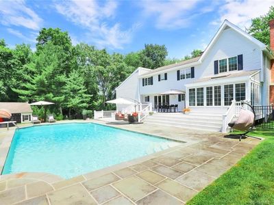 35 Hilltop Rd, Norwalk, CT, 06854