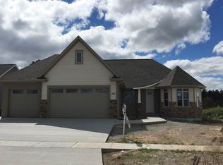 573 Pebblestone Cr Cir, Oneida, WI 54155