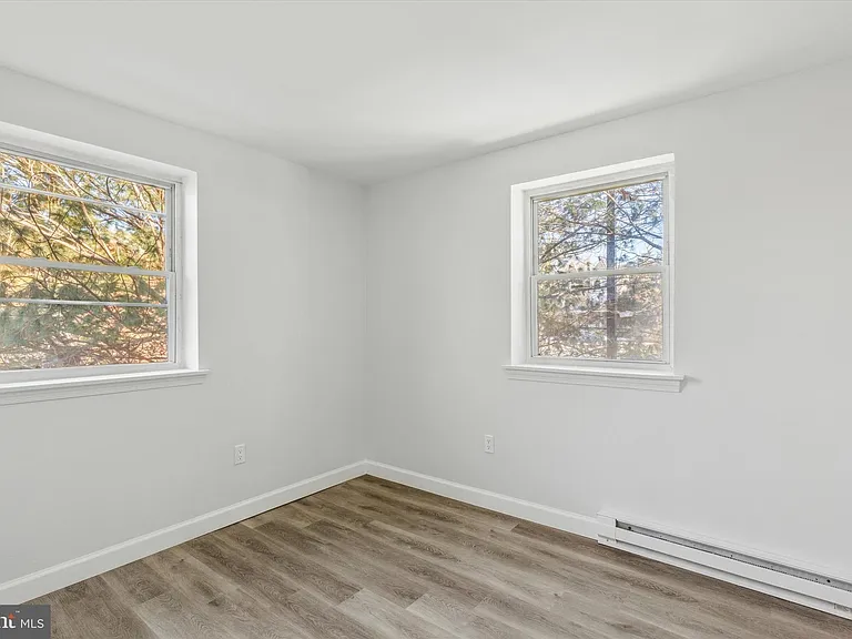 329 Buttonwood St #D — Photo 11