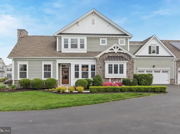 105 Summit Dr, Royersford, PA 19468