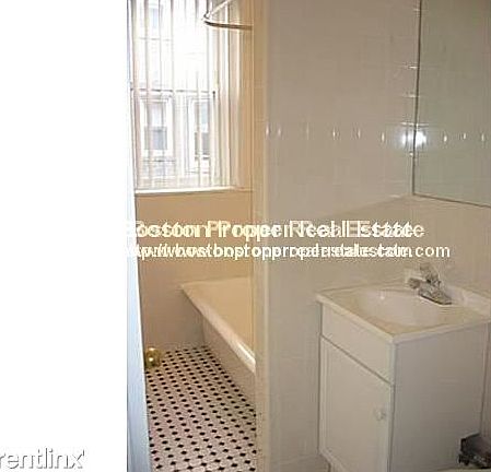 149 Park Dr. #33 Boston - Fenway Unit Photo 1