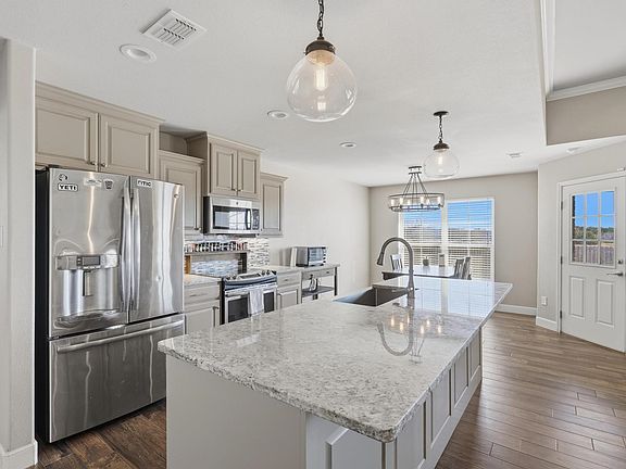 4th image of 207 Countryside Dr