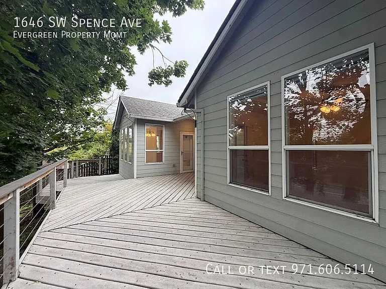 1646 SW Spence Ave — Photo 34