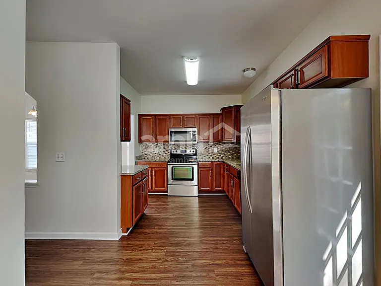 141 Claybrook Ln — Photo 3