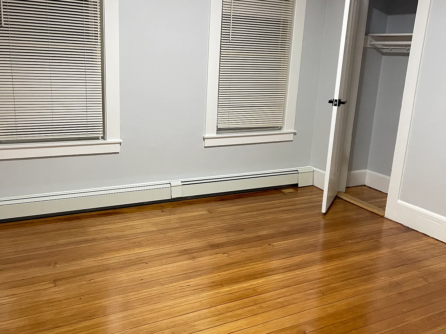 3 bed, 1050 sqft, $2,700 — Photo 3