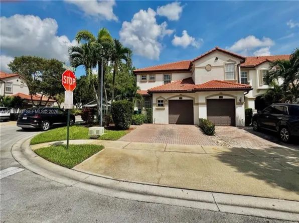 9763 Darlington Pl, Fort Lauderdale, FL 33328