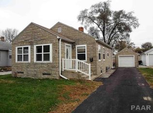 1421 Fisher St, Pekin, IL