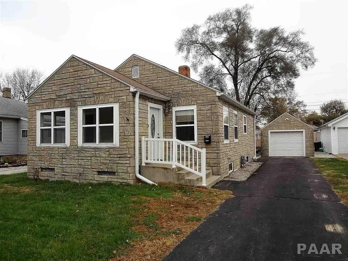 1421 Fisher St photo 1