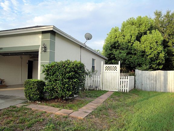 Front Right Entrance 