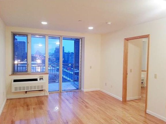 4th image of 4506 64th St APT 6F