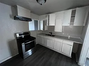 5401 Doolittle Blvd