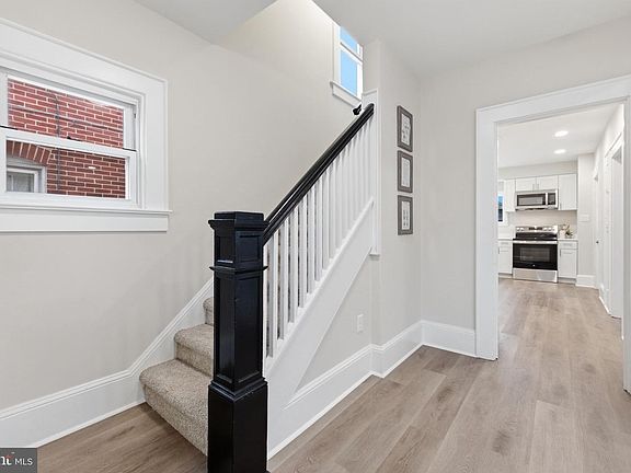 2nd image of 21 W Pall Mall St