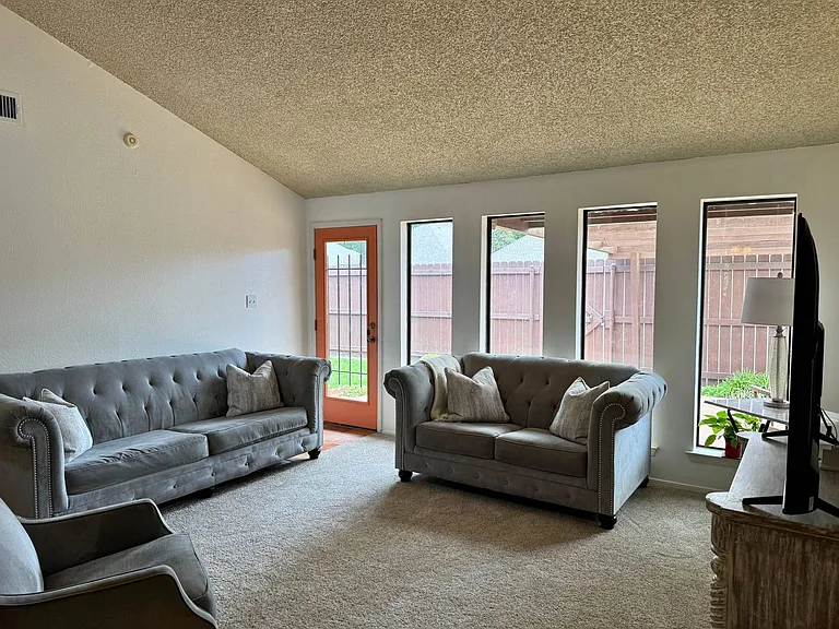 2814 Mill Valley Dr — Photo 10