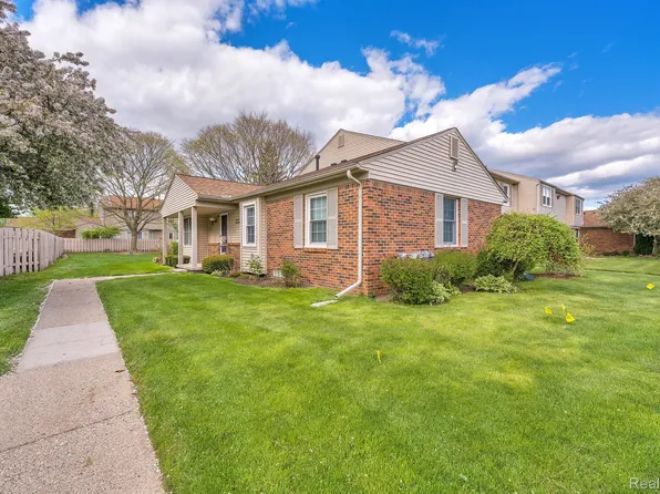 24228 Bashian Dr, Novi, MI 48375