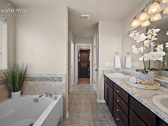 5th image of 3564 Saguaro Cir