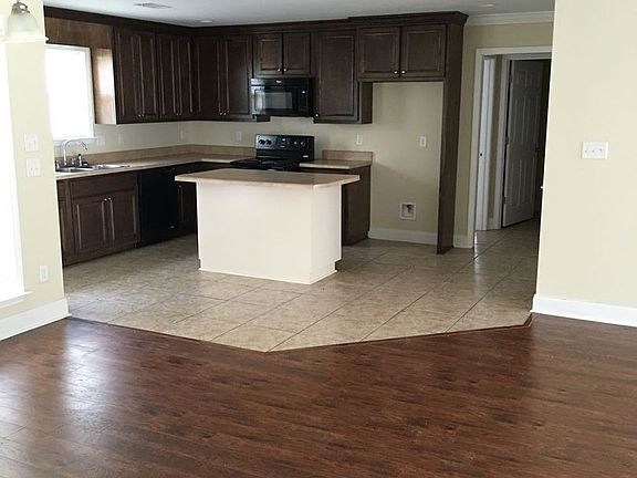 2nd image of 173 Wisteria Ln