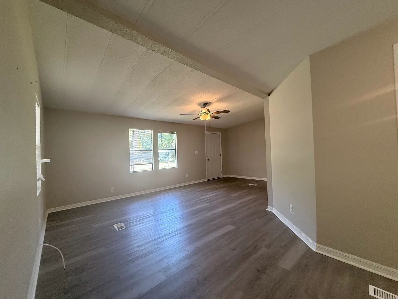 2 bed, 1056 sqft, $1,500 — Photo 2