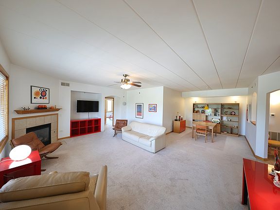 3rd image of 11111 Waters Edge Dr Unit 1B