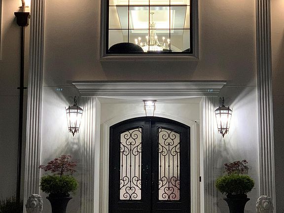 3rd image of 98 Browning Ave