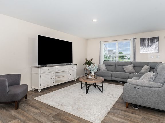 4th image of 7626 Violet Ln