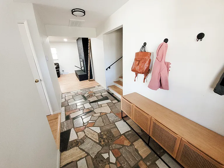 517 E McGee St — Photo 18