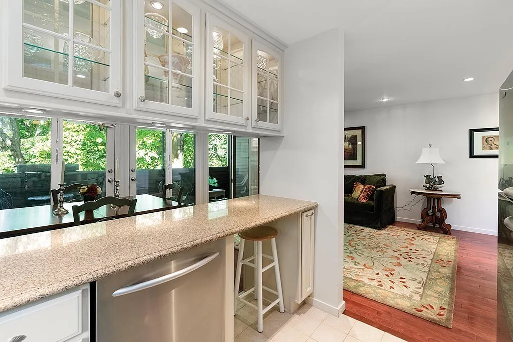 2 bed, 1400 sqft, $3,950 — Photo 3